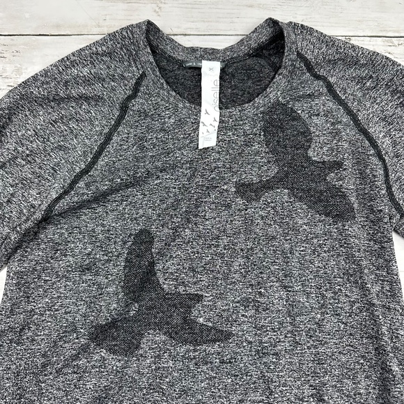 Oiselle Women's Flyte Fly Long Sleeve Workout Shirt Birds Thumb Holes Size Large - Picture 3 of 11